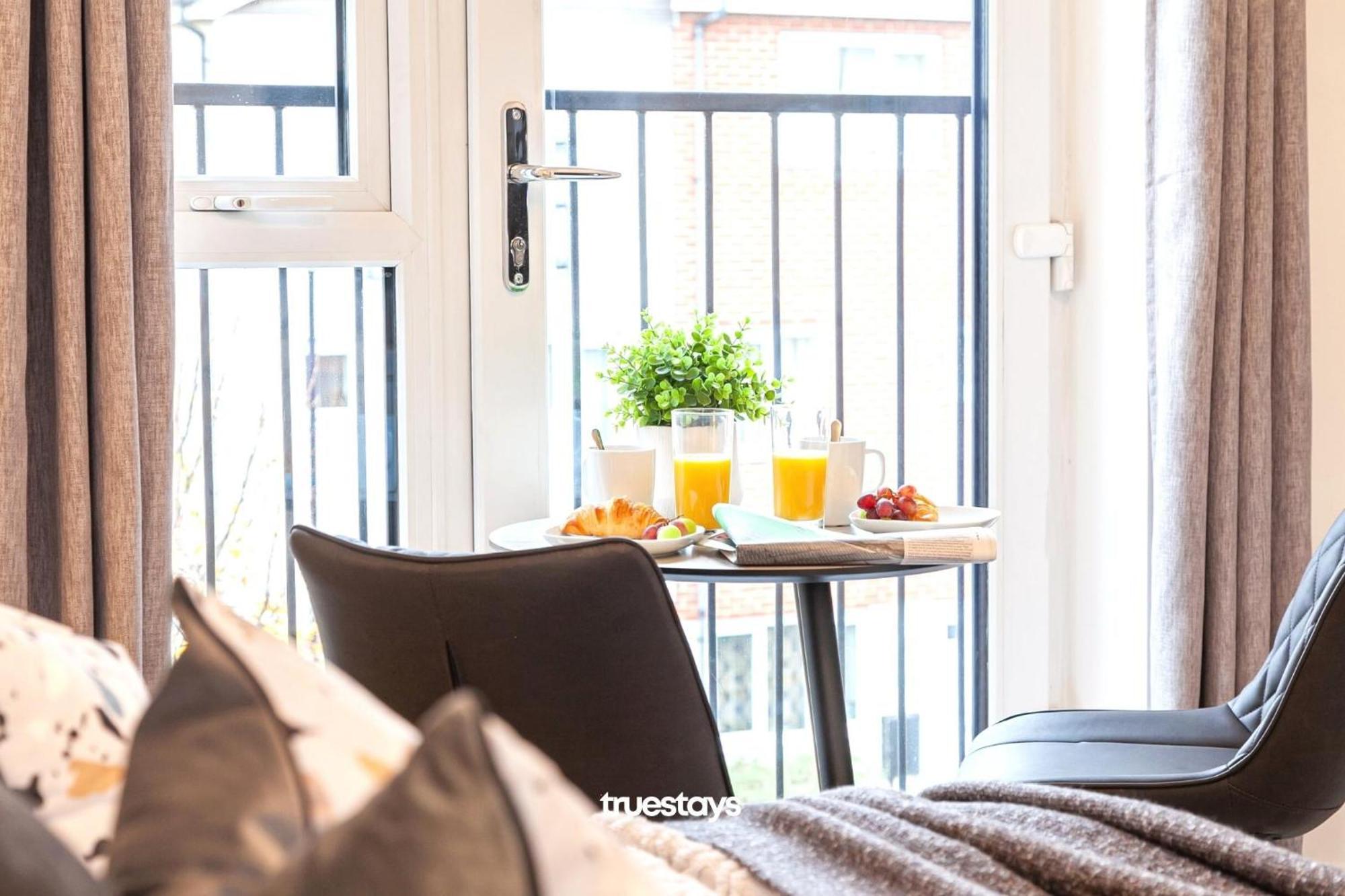 Ambassador House By Truestays - Luxury 4 Bedroom House In Stoke-On-Trent Etruria Екстер'єр фото