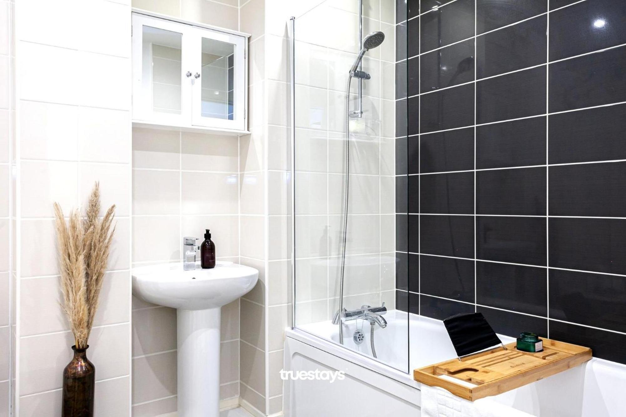 Ambassador House By Truestays - Luxury 4 Bedroom House In Stoke-On-Trent Etruria Екстер'єр фото