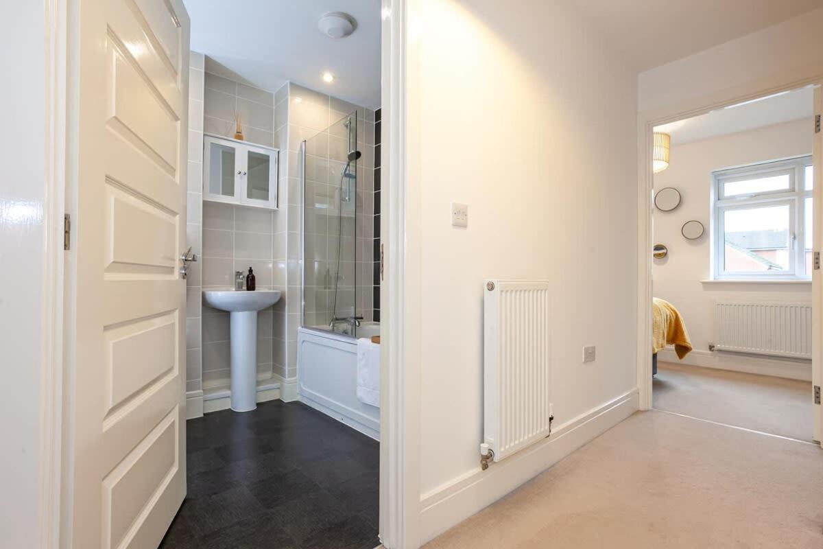 Ambassador House By Truestays - Luxury 4 Bedroom House In Stoke-On-Trent Etruria Екстер'єр фото
