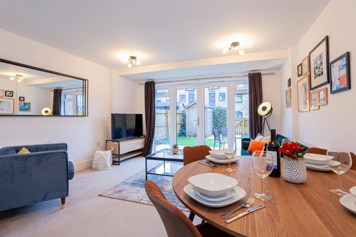 Ambassador House By Truestays - Luxury 4 Bedroom House In Stoke-On-Trent Etruria Екстер'єр фото