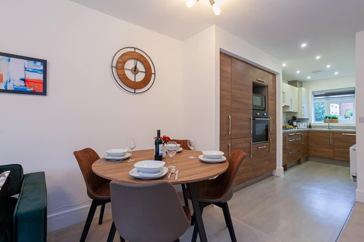 Ambassador House By Truestays - Luxury 4 Bedroom House In Stoke-On-Trent Etruria Екстер'єр фото